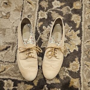 Hinge Nude Leather Oxford Women's 9.5